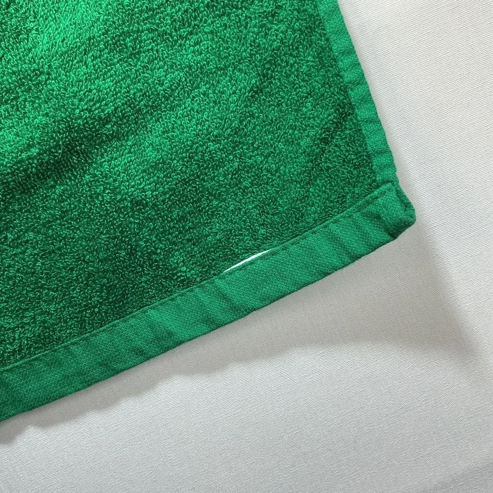 VTG 90s Looney Tunes Christmas Hand Towel Green Bugs Daffy Tweety Sylvester‎ EUC